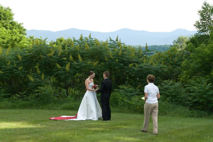 getting married in the Green Mountains of Vermont, elope to Vermont package at the Governor's House in Hyde Park